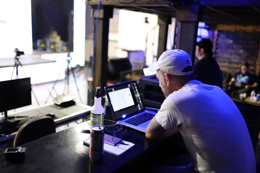 concert, streaming, technician, venue, event, spot, sport, events, arena, man, light, streaming, technician, technician, technician, technician, technician