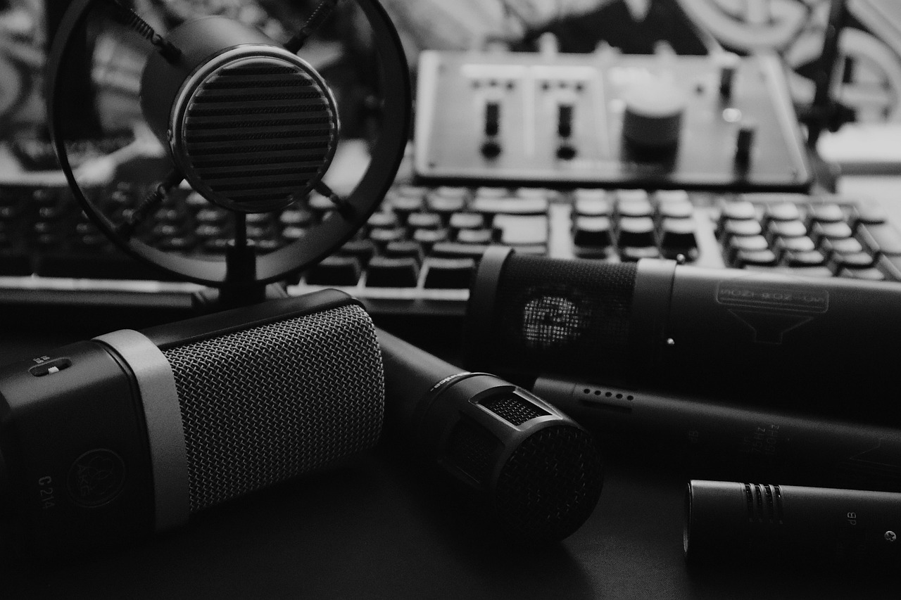 microphone, studio, gear, music, sound, audio, pro, computer, keyboard, desk, engineer, technology, technician, recording